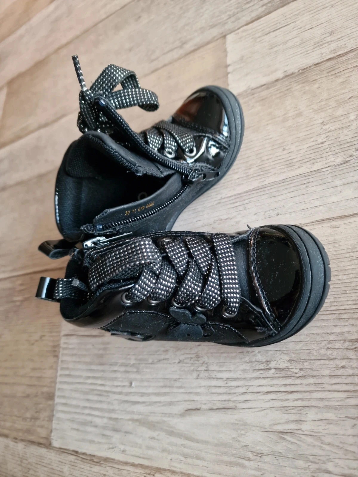 Petites chaussures vernies papillons – photo 7